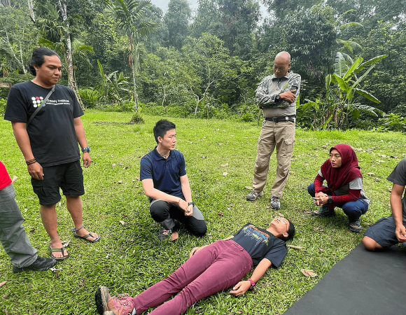 Pelatihan Wilderness First Aid: Meningkatkan Kompetensi Keselamatan di Alam Bebas