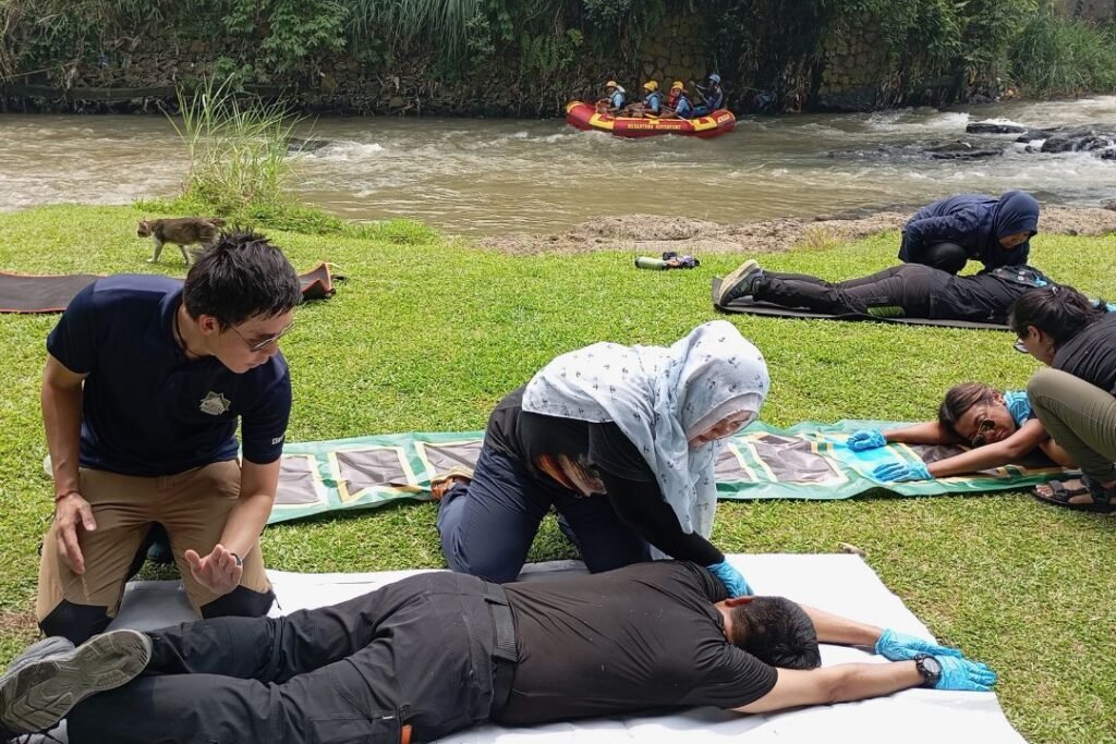 Wilderness first aid jelajah outdoor di bogor tahun 2025